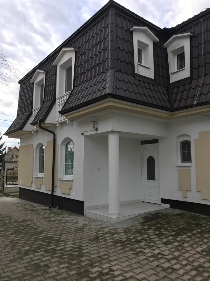 Penzion Aniko Diakovce-Sala Bagian luar foto