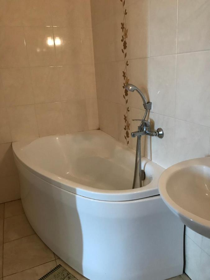 Penzion Aniko Diakovce-Sala Bagian luar foto